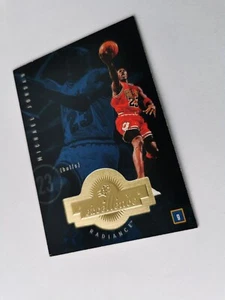 MICHAEL JORDAN 98/99 cubierta superior SPx FINITE #201 EXCELLENCE RADIANCE 142/590 - Imagen 1 de 2