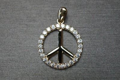 Letrero de la Paz redondo de oro amarillo macizo de 14K de 0,8" con colgante de circonita cúbica. Foto 1 de 4