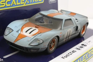 Scalextric C4106 Ford GT40 Gulf, #11 versión desgastada/sucia 1:32 coche ranura *DPR* - Imagen 1 de 5