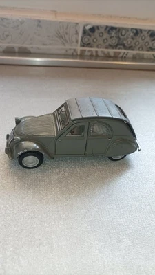 Citroen 2CV Burago Scala 1/32 Modellismo Die Cast Bburago Modello Anno 1952 - Immagine 1 di 4