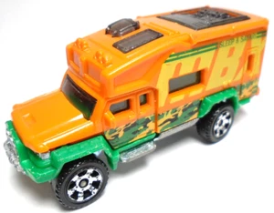 2011 MATCHBOX ROAD TRIPPER SLEEP & SAFARI ORANGE 1:64 DIECAST 3" CAMPER W/ GREEN - Picture 1 of 6