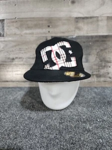 DC Hat Cap Men 7 1/4 White Black Red Flat Brim Fitted Embroidered Plaid Patch - Picture 1 of 15
