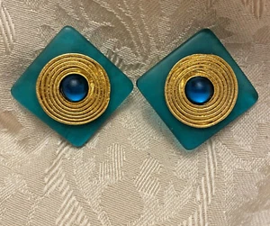 Vintage Bold & Sophisticated Clip On Lucite Earrings with Green Cabochons - Picture 1 of 8
