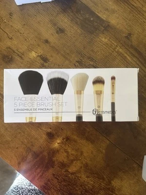 BH Cosmetics Face Essential 5 Piece Brush Set - Image 1 of 2