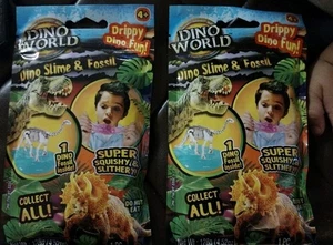 Lote de dos (2) fósiles de dinosaurios Dino World en bolsas ciegas de limo - uno por bolsa - nuevo - Imagen 1 de 2