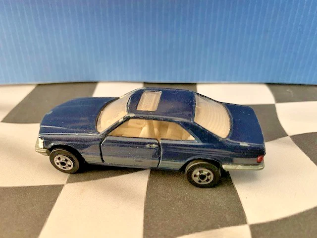 Road Champs 1984 1/64 Mercedes Benz 500 SEC AZUL China Foto 1 de 2