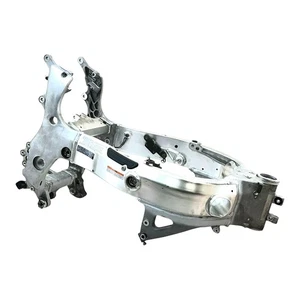 1999 - 2007 SUZUKI HAYABUSA MAIN FRAME CHASSIS BODY SILVER STOCK OEM - Bild 1 von 19