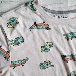 Old Navy Skateboarding Alligator Pink Tee Size Youth XL - Picture 1 of 4