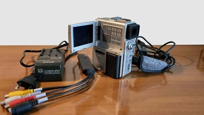 Telecamera Sony DCR PC1E Digital Handycam MiniDV - Immagine 1 di 4