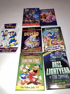 7 Vintage Disney Film DVD VHS Veröffentlichung Promo Pinback Button Pin Posten - Bild 1 von 4