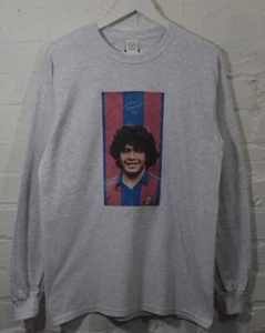 Diego Maradona Fußball bedrucktes aschgraues Langarm-T-Shirt von Actual Fact - Bild 1 von 3