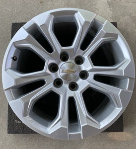 CHEVROLET SILVERADO 1500 22 23 24 20" FACTORY WHEEL RIM 95417 SILVER 14090 OEM - Bild 1 von 14