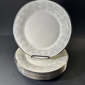 Set 7 piatti da portata Lenox Snow Lily bordo platino 10 5/8” PRISTINI - Foto 1 di 7