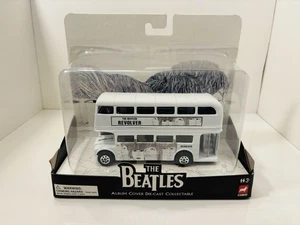 Corgi Routemaster Bus Beatles Album Cover - Revolver - Boxed - Picture 1 of 10