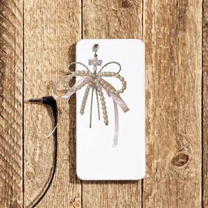 Koralikowa kokardka zawieszka na telefon łańcuszek na smartfon - Zdjęcie 1 z 5