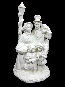 Centurion Collection Bisque Musical Carolers "We wish you a Merry Christmas" - Picture 1 of 8