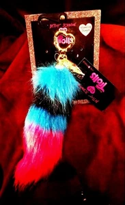 Betsy Johnson XOX Trolls Handtasche Kunstfellschwanz baumelnd - Bild 1 von 3