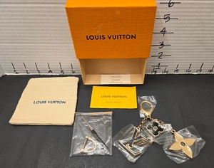 LOUIS VUITTON Fleur De Monogram Bag Charm Black/Gold - Picture 1 of 11