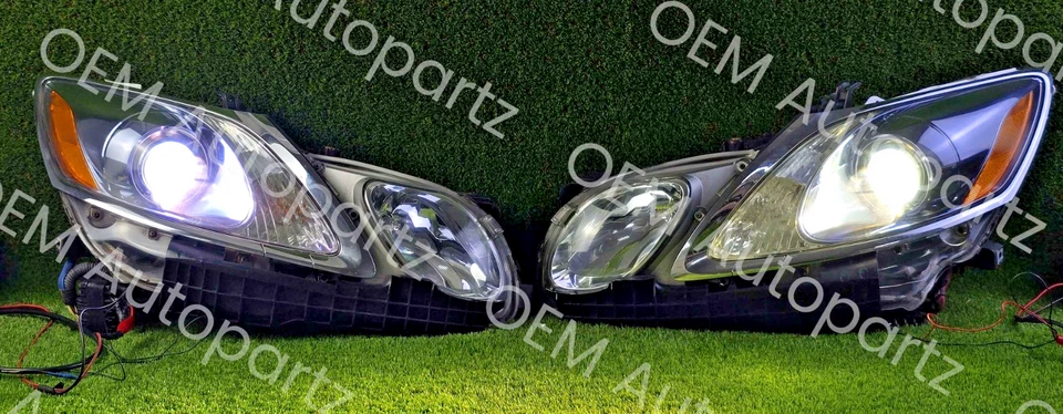 Lexus GS350 GS450h 2007-2011 Headlight HID Xenon Left And Right Side OEM Used - Image 1 of 4