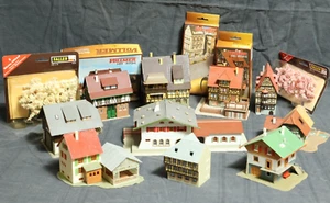 Konvolut Modellbahn H0 Eisenbahn Bahn Häuser Gebäude Mühle Faller Vollmer Haus - Bild 1 von 24