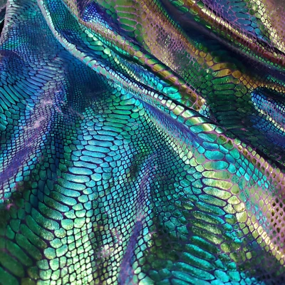 Escamas de dragão verde claro metálico exótico dois tons em veludo roxo esmagado gelo - Imagem 1 de 4