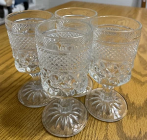 VTG Anchor Hocking WEXFORD Glasses 6 oz Juice Wine Stemmed Clear Ornate Set/4 - Picture 1 of 5