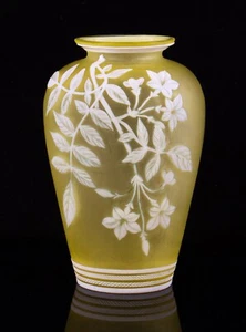 antike Stevens & Williams Opal über Zitrone Kamee Glas Vase mit floralem Design - Bild 1 von 6