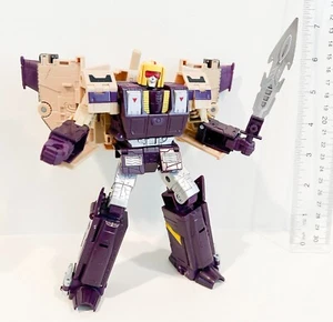 Transformers Generations Legacy Blitzwing Leader Classe incompleta - Foto 1 di 5