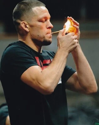 Foto de Nate Díaz 8x10 fumar marihuana porro hierba cannabis foto UFC 241 196 1 Foto 1 de 2