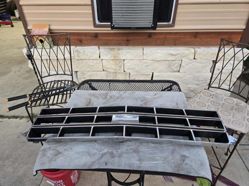 Chevrolet S10 1982-1990 parrilla negra y cromada  Foto 1 de 4