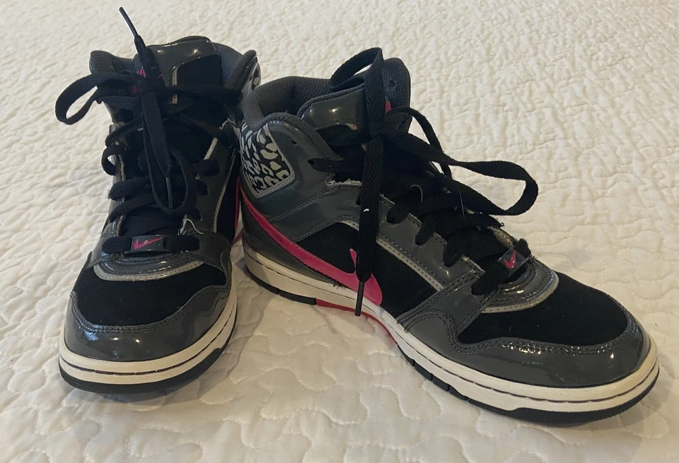 Tênis Nike Court Force High Feminino Tamanho 7 Preto Cinza Rosa Estilo Retrô Basquete - Imagem 1 de 4