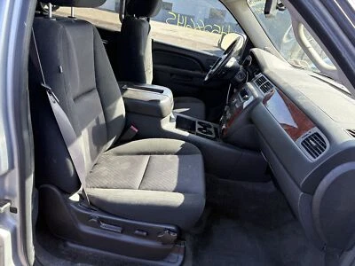 Used Front Left Seat Belt Front fits: 2011 Chevrolet Tahoe bucket and bench driv Foto 1 de 4