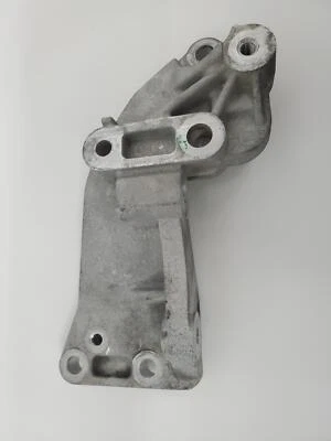 Кронштейн крепления генератора 2018 Jeep Compass 04627154AC 2017 2019 2020 2021 2022 - Изображение 1 из 3