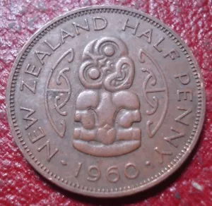 1960 NEW ZEALAND HALF PENNY IN EF CONDITION - Picture 1 of 2