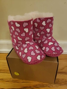 UGG Australia Baby Girl's Cassie Hearts Infant Boot Size 2 / 3 - NEW IN BOX - Picture 1 of 11