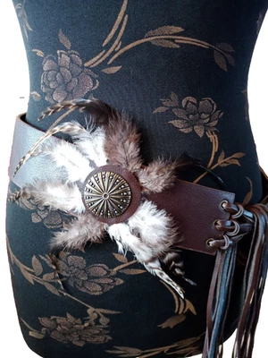 Gürtel, Hüftgürtel, braun, Federn, Metallscheiben, lange Fransen - Bild 1 von 4