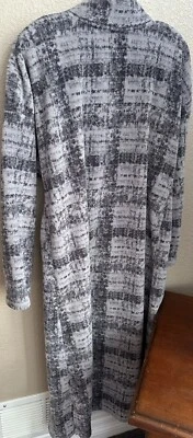 EUC STAN HERMAN WOMEN ZIP ROBE NIGHTGOWN O/S MISSY GRAY PLAID FLEECE POCKETS - Image 1 of 4