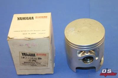 NOS Yamaha Piston .25 80-81 IT125 3R9-11635-00 - Image 1 of 4