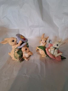 Hase Hasen Figur mit Frühlingsblumen Ostern - Bild 1 von 2
