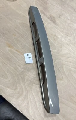 Mazda 6 Wagon 2004 2005 2006 tapa manija bisel GM9E50810 usado fabricante de equipos originales raro Foto 1 de 4