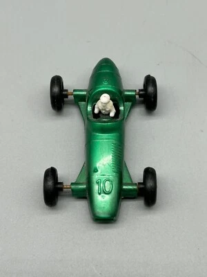 MODELLINO MASERATI SCALA 1/77 MADE IN ITALY AUTO CORSA PILOTA PLASTICA - Immagine 1 di 3