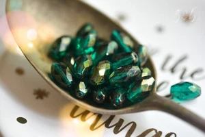 6 Under The Mistletoe - Czech Glass, Emerald, Metallic Gold Luster, Oval Beads - Bild 1 von 8