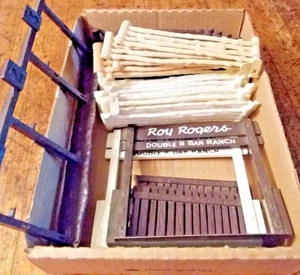 36 Pieces Vintage Roy Rogers Double R Bar Ranch Playset Fence, Gates, Marx, USA - Picture 1 of 15