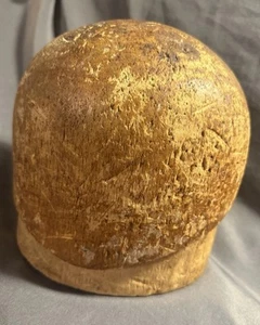 Antico blocco a forma di cappello da mulino merceria fallica cappellaio in legno intagliato - Foto 1 di 10