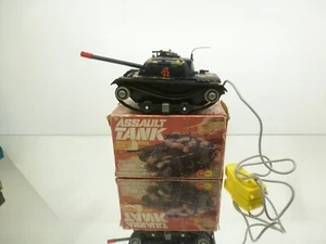 MARX TOYS ASSAULT TANK remote control MILITARY CAMOUFLAGE L20.0cm - fair IN BOX - Imagen 1 de 11