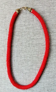 Bellissima Collana Girocollo Vintage 15-1/2" Semi Perline ROSSO Corda - Foto 1 di 3