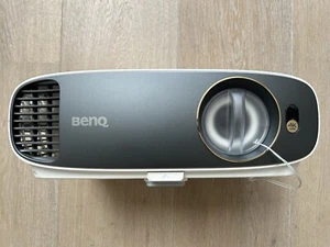 Benq W1700 4K Projector Mint Condition - Picture 1 of 9