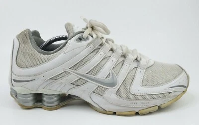 Tênis de corrida Nike Shox Navina feminino tamanho 8,5 M 392868-105 branco prata brilhante - Imagem 1 de 4