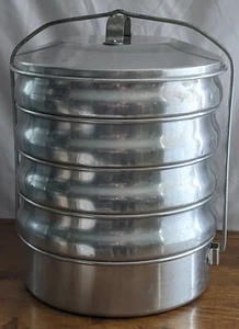 Vintage Regal Aluminum 5 Compartment Picnic Pack Cupcake Holder RV Storage - Picture 1 of 15