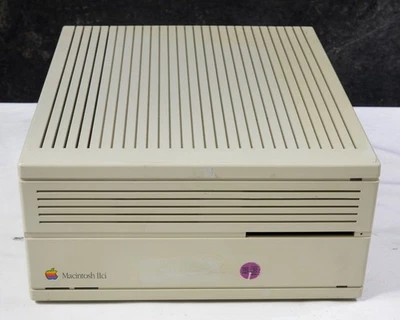 Vintage Apple Macintosh IIci M5780 empty case L6724 - Image 1 of 4